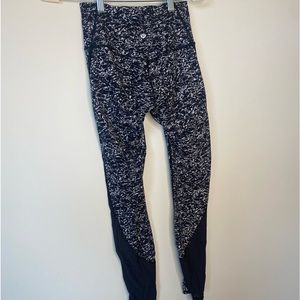 Women’s size 4 lululemon leggings